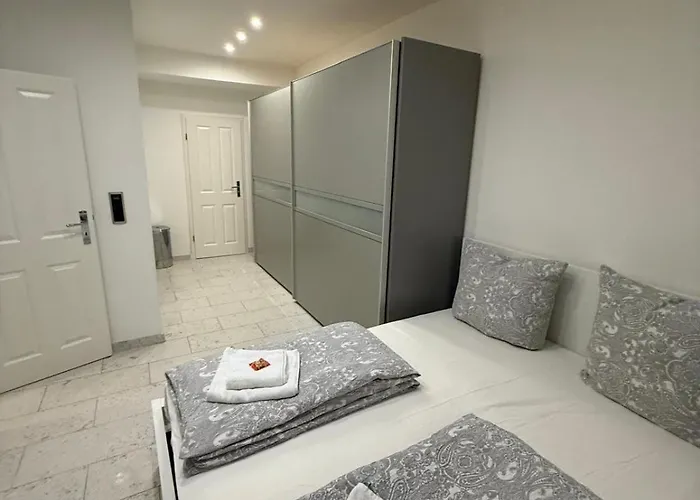 度假居 Comfort In With Pool And Fireplace