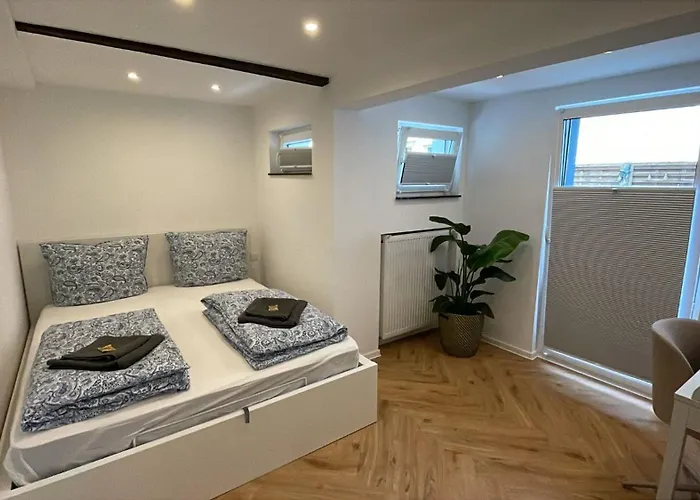 Comfort In With Pool And Fireplace 胡尔特